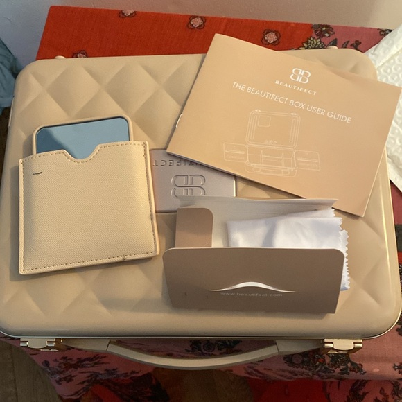 Beautifect Makeup Case - Picture 8 of 9